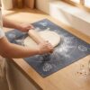 Ölçülü hamur açma matı 45×65 cm – kullanımda