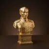 Mareşal üniformalı altın renk Atatürk büstü, 20 cm, Mustafa Kemal Atatürk yazılı kaideli, önden görünüm