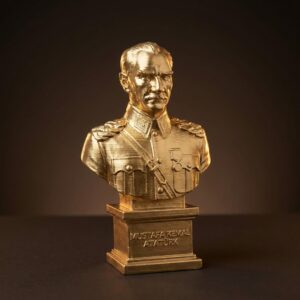 Atatürk Büstü Mareşal Üniformalı 20 cm – Altın Renk, Kaideli, El Boyaması